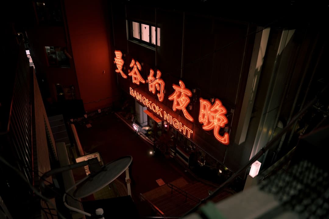 药企抢人规范“变天”！新人、老将齐遇冷，这类人成香饽饽！